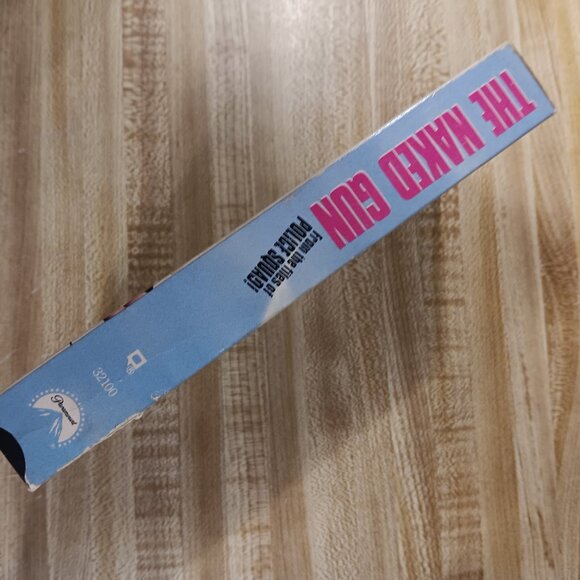 The Naked Gun VHS 1988 Leslie Nielsen Zucker Priscilla Presley Weird Al OJ VTG - Picture 3 of 8